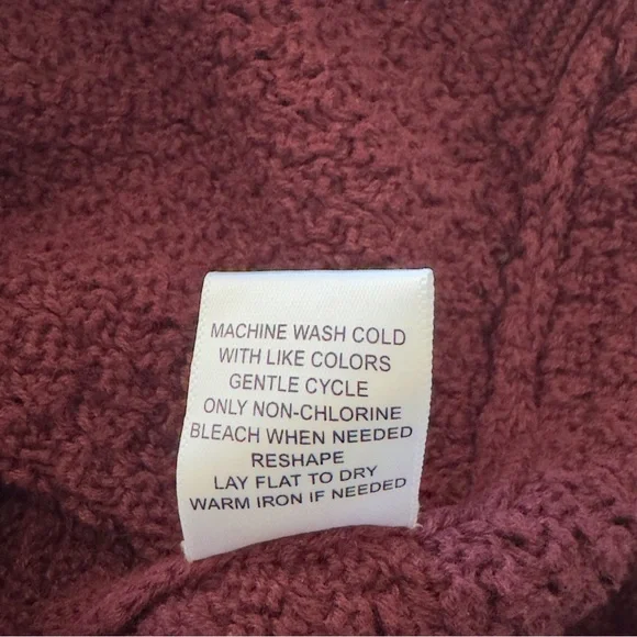 Elegant‎ Maroon Crew Neck Sweater - Picture 7 of 8